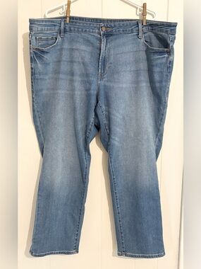 Old Navy Medium Wash Straight Leg Jeans Size 22 Short